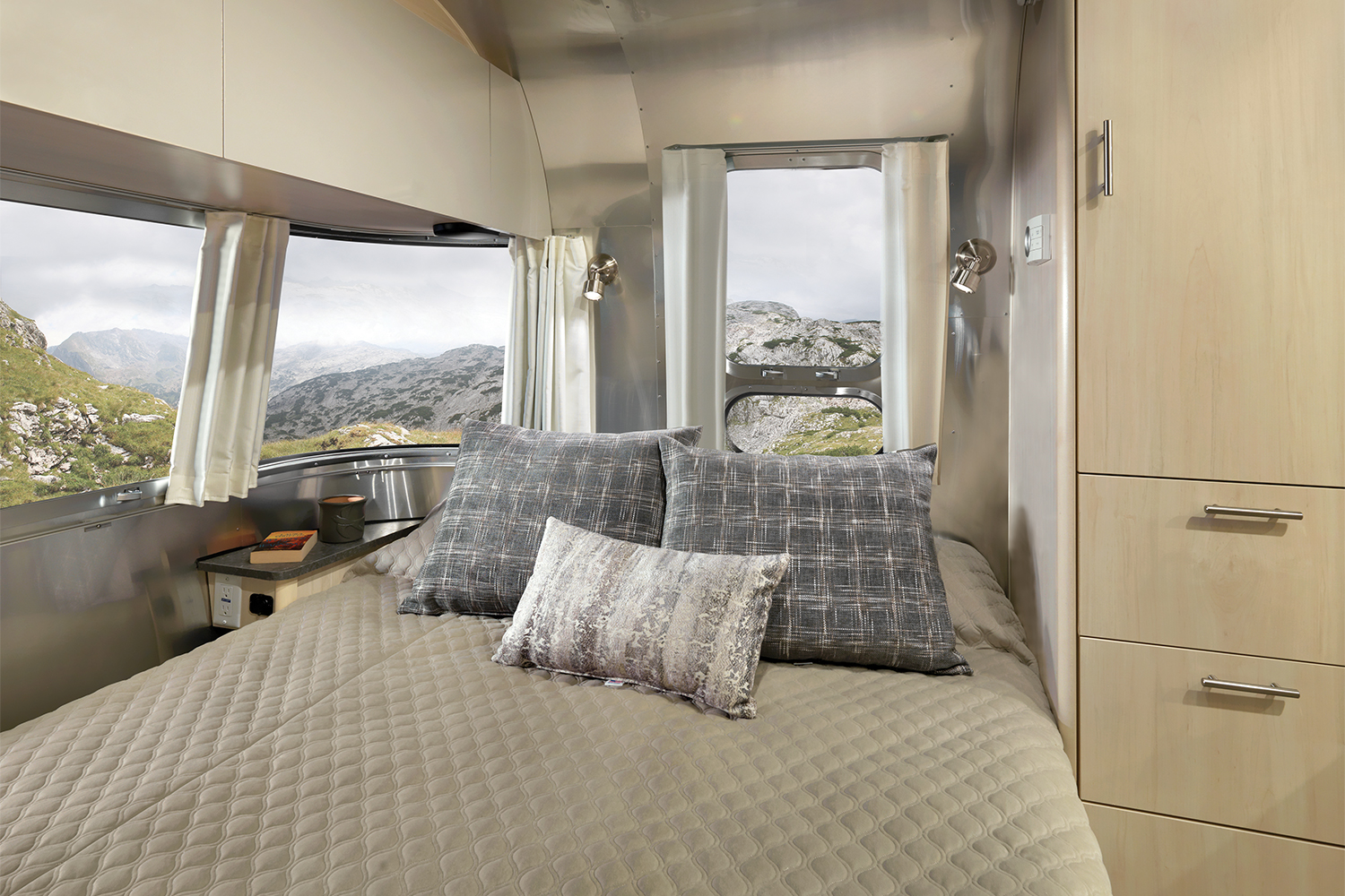 airstream flying cloud international updates 2022 2021 23fb interior bedroom sunlit maple seattle mist 80584 web