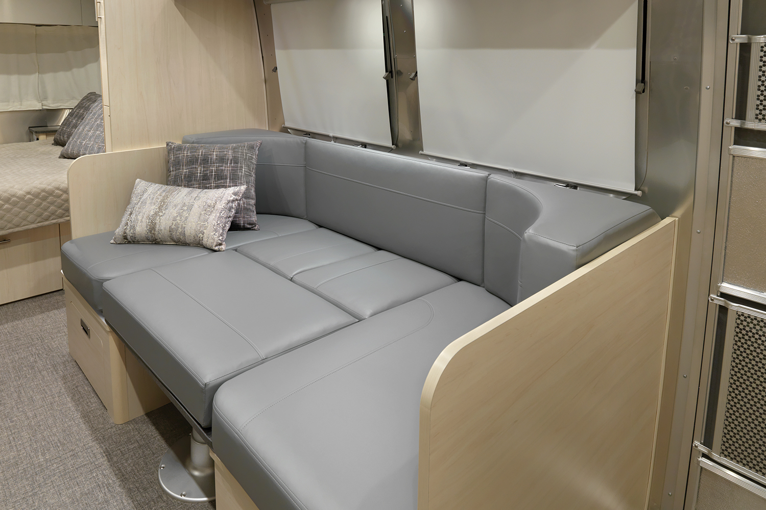 airstream flying cloud international updates 2022 2021 23fb interior daybed sunlit maple seattle mist 80701 web