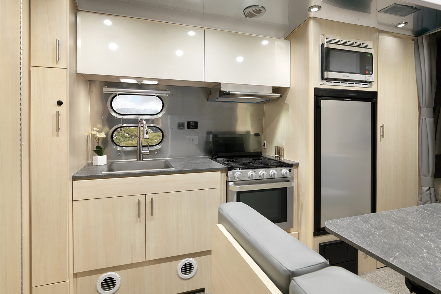 airstream flying cloud international updates 2022 2021 23fb interior galley sunlit maple seattle mist 80653 web