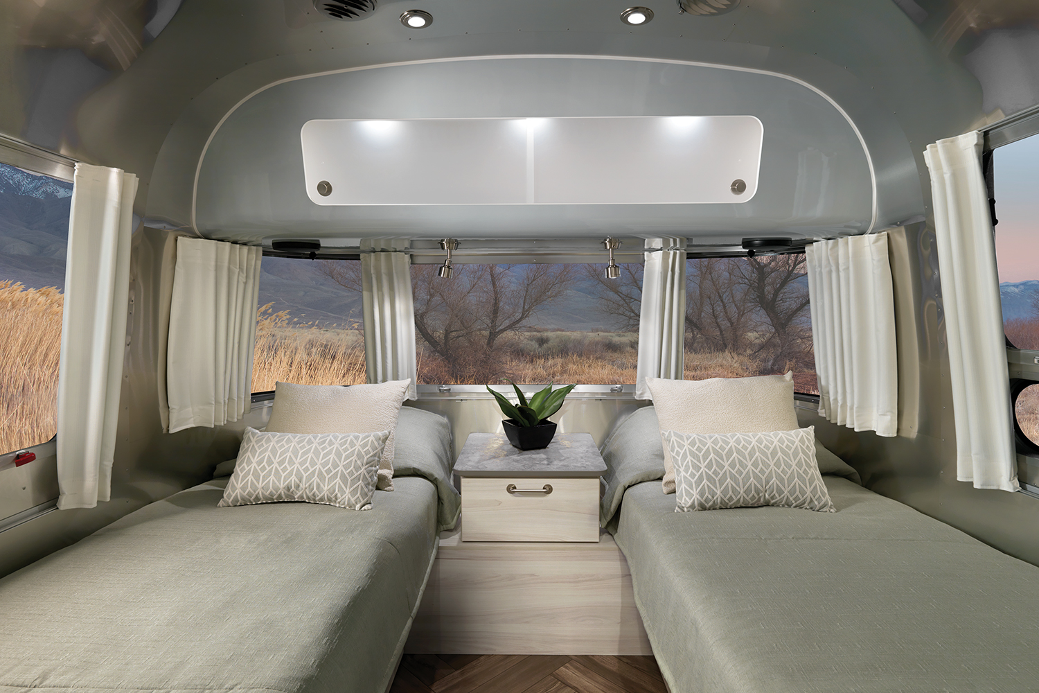 airstream flying cloud international updates 2022 2021 27fb interiors twin bed coastal cove aqua ul web