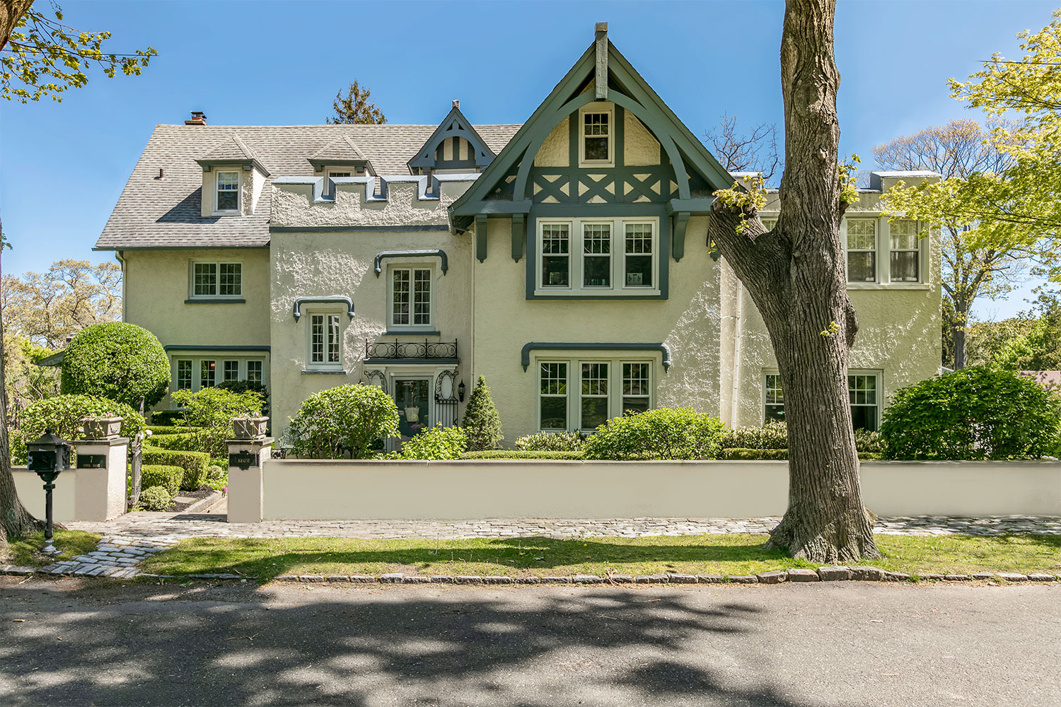 Hearst-Davies House