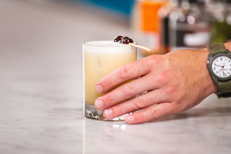 how to make a whiskey sour