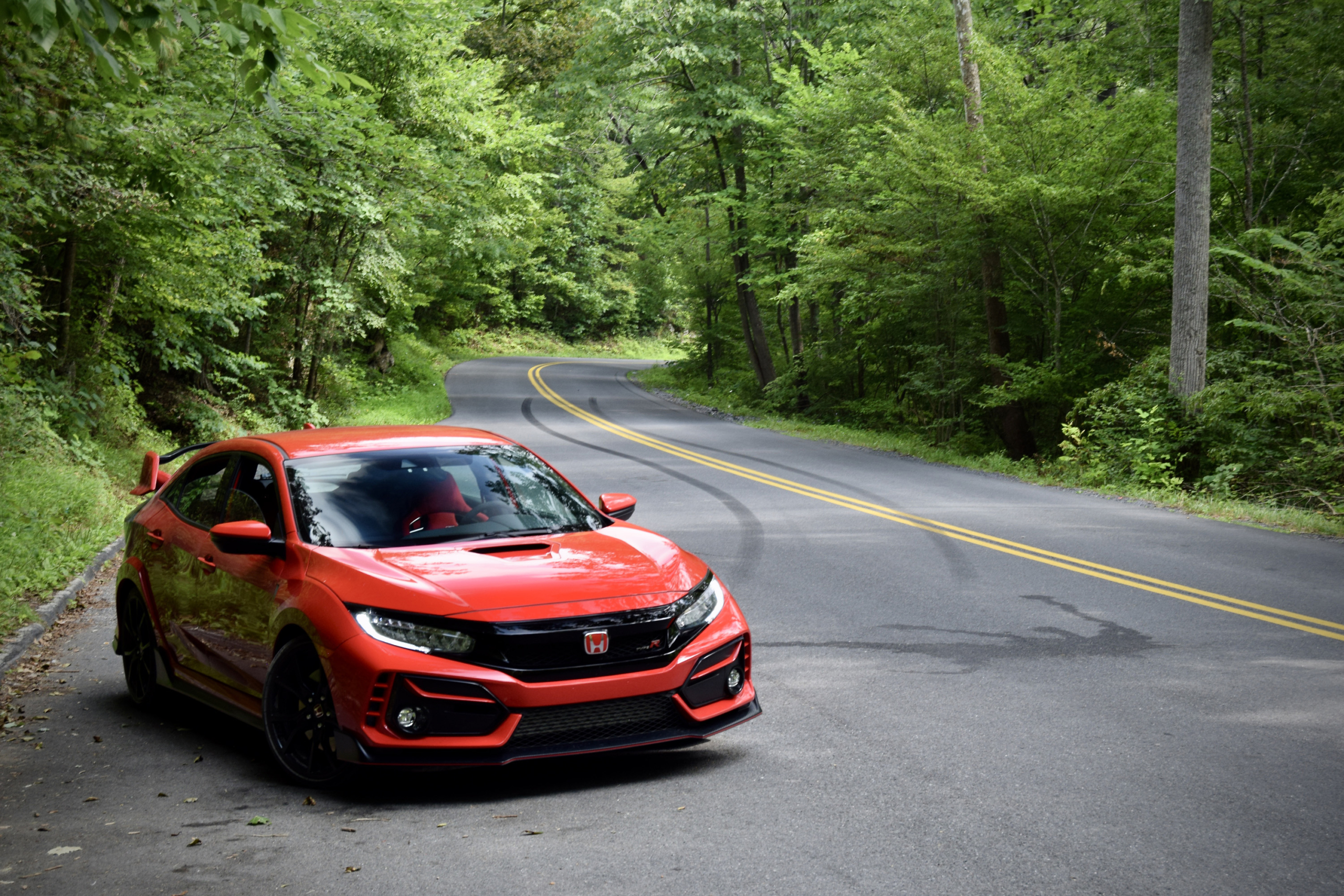 Every Honda Civic Type R Should Come With Gloves, a Helmet, and a Warning -  The Manual