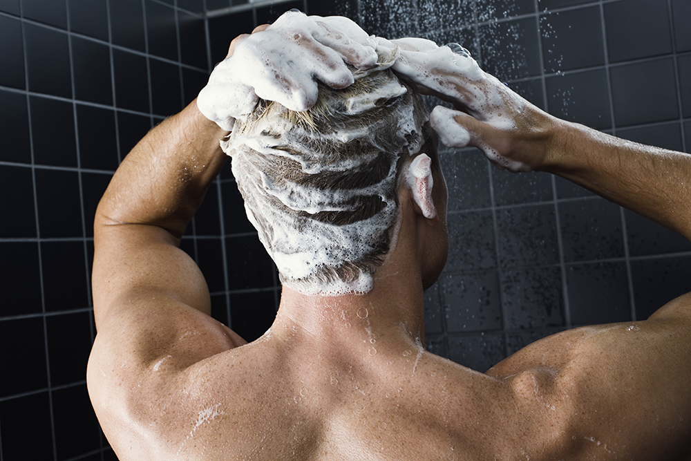 How Often Should You Wash Your Hair During Coronavirus? Experts Weigh in -  The Manual