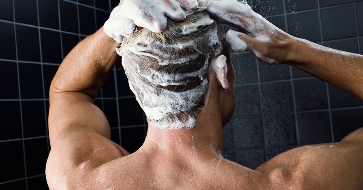 How Often Should You Wash Your Hair During Coronavirus? Experts Weigh in -  The Manual