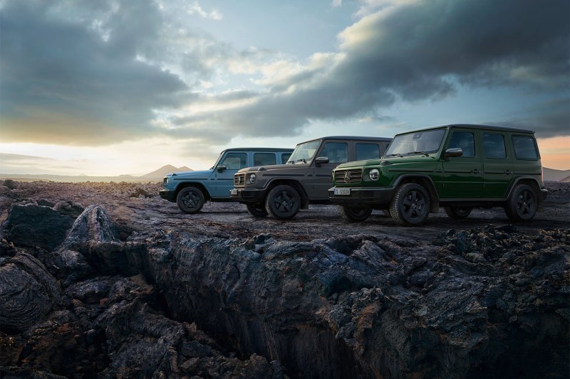 Three different shades of Mercedes-Benz G-Class on a trail.