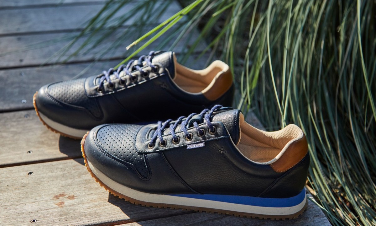Hari Mari Dos Santos LX Retro Runners