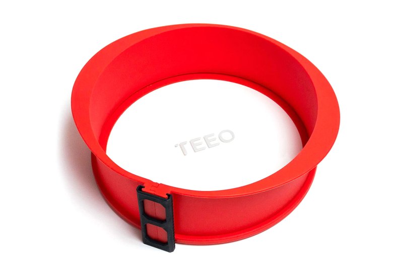 https://www.themanual.com/wp-content/uploads/sites/9/2020/11/teeo-silicone-springform-non-stick-baking-pan-32.jpg?fit=800%2C533&p=1