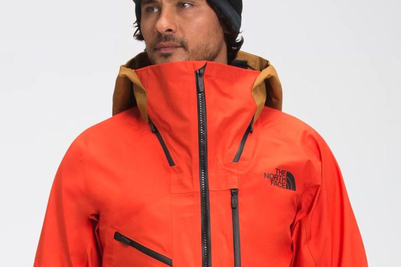 Snowboarder wearing The North Face Brigandine Futurelight Snowboarding Jacket.