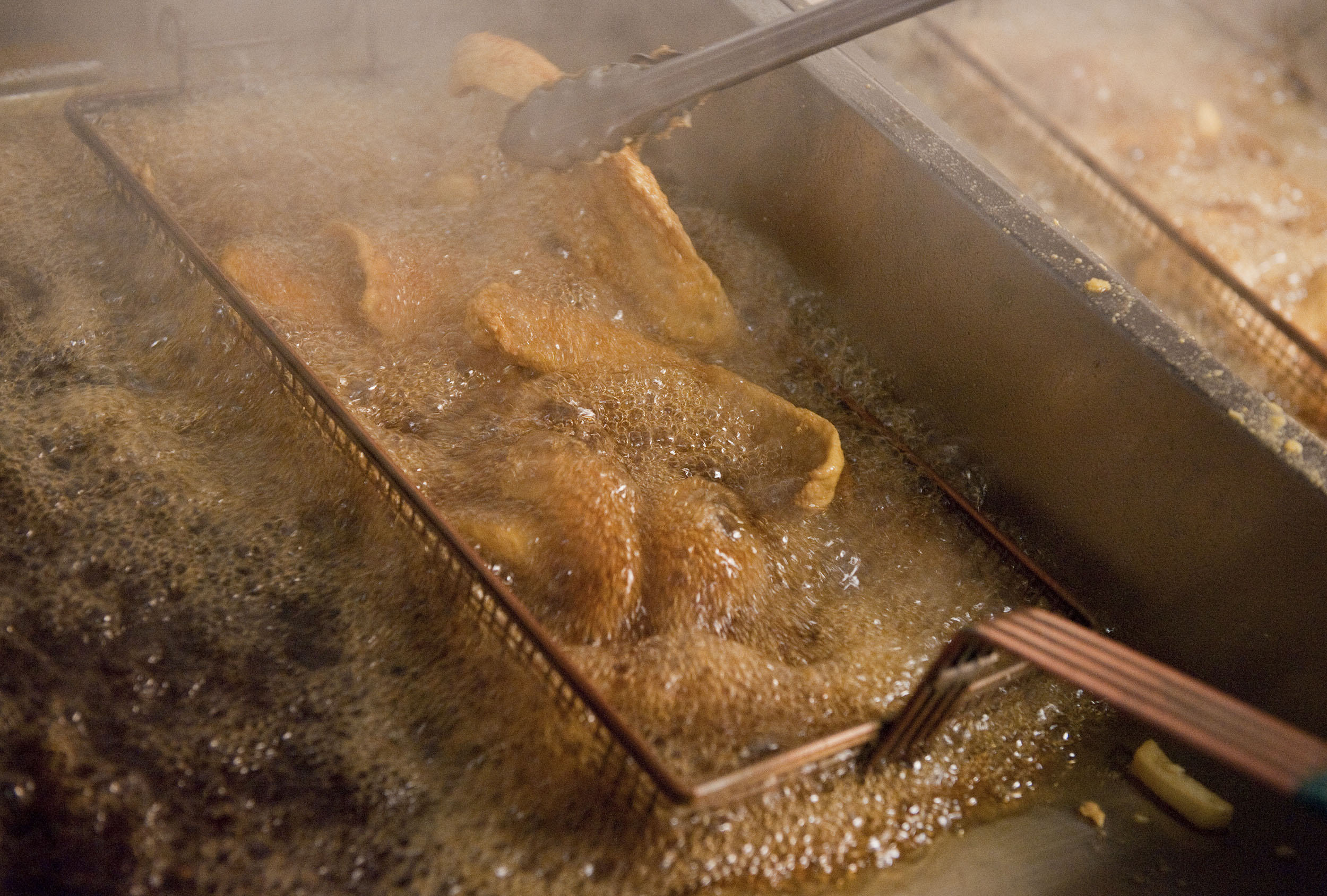 The 10 Best Fish Fryers To Deep Fry Cod, Grouper, Catfish, And More