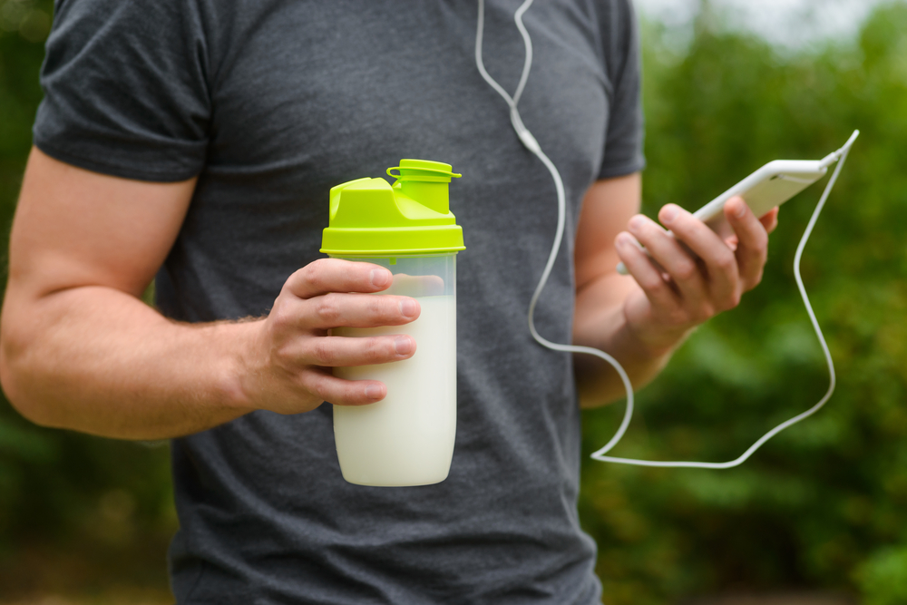 The 12 Best Shaker Bottles to Supplement Your Lifestyle - The Manual