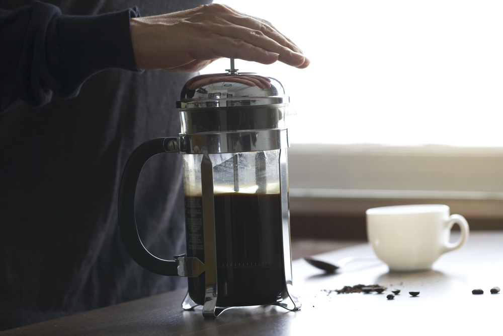 https://www.themanual.com/wp-content/uploads/sites/9/2021/01/howtousefrenchpress.jpg?p=1
