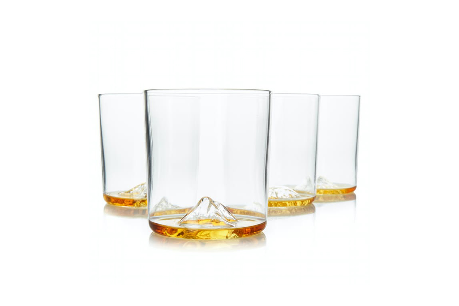 https://www.themanual.com/wp-content/uploads/sites/9/2021/03/huckberry-whiskey-peaks-glass.jpg?fit=800%2C800&p=1