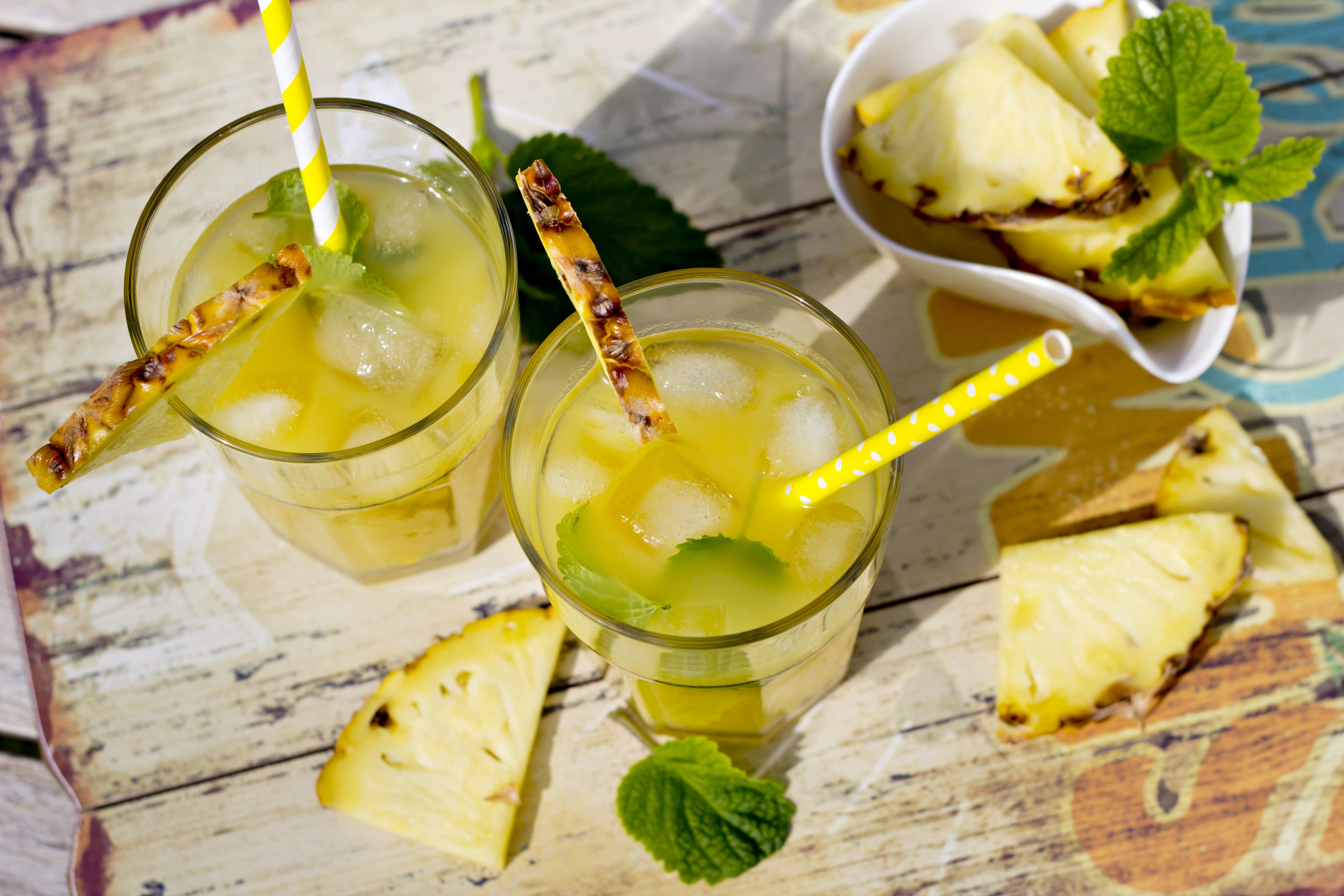 Two glasses with pineaples