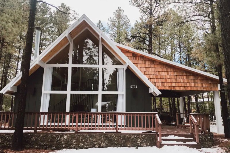 Front entrance of 1975 Luxury Cabin Rental in Pinetop, Arizona.