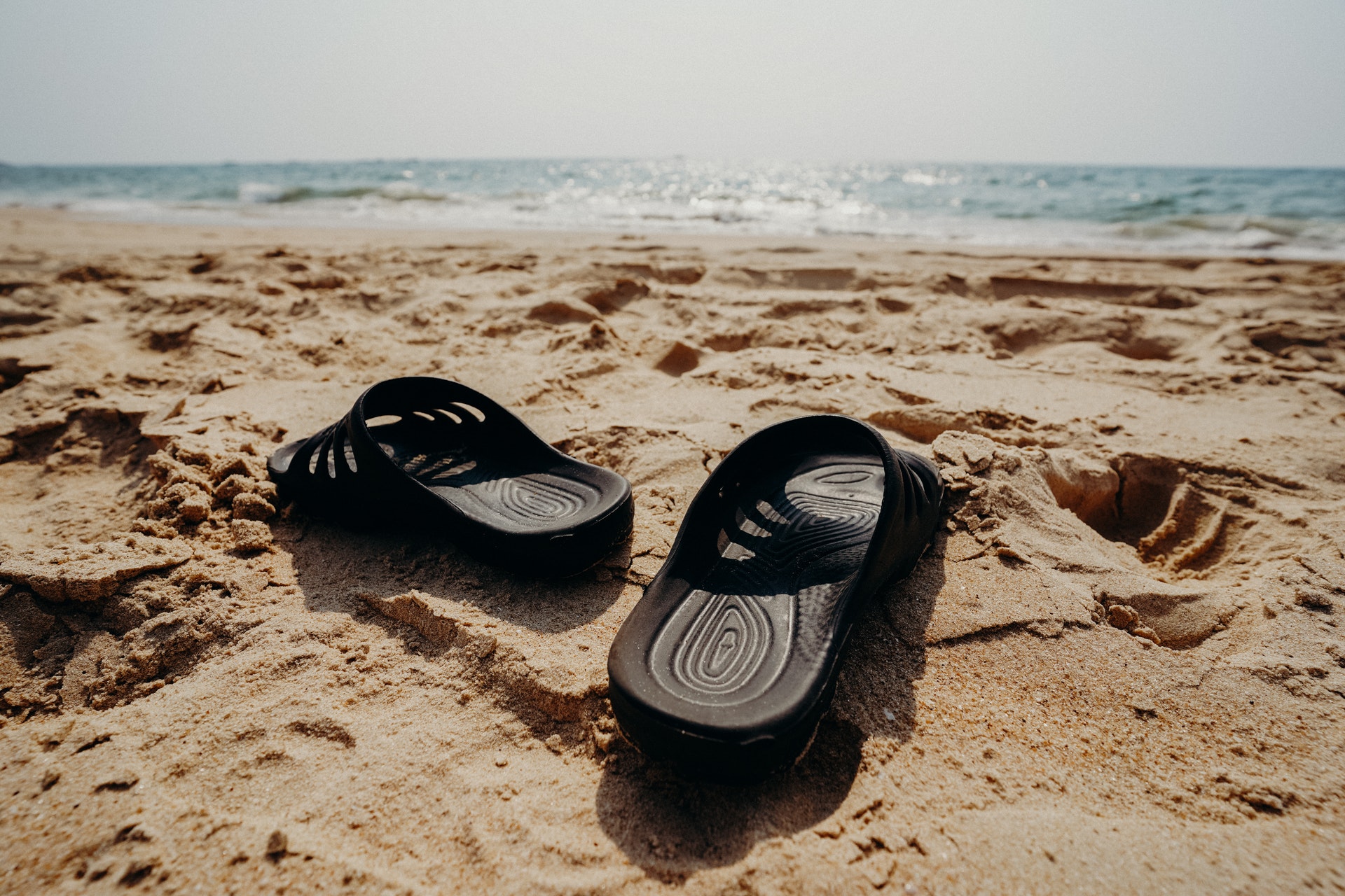 mens sport flip flops