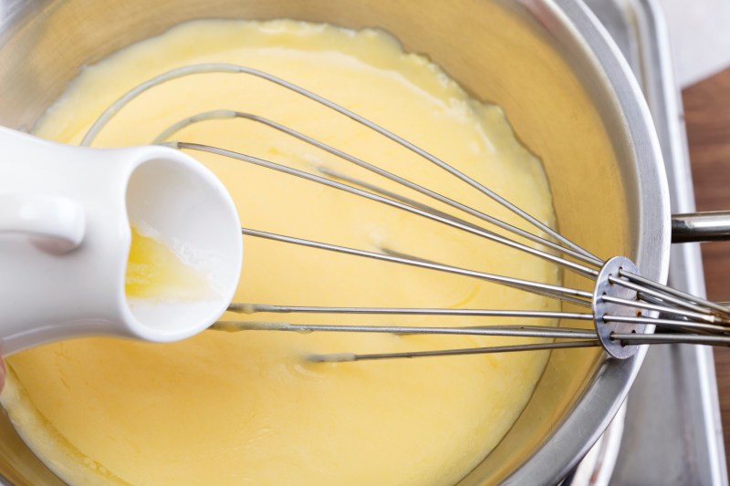 Hollandaise sauce cooking process