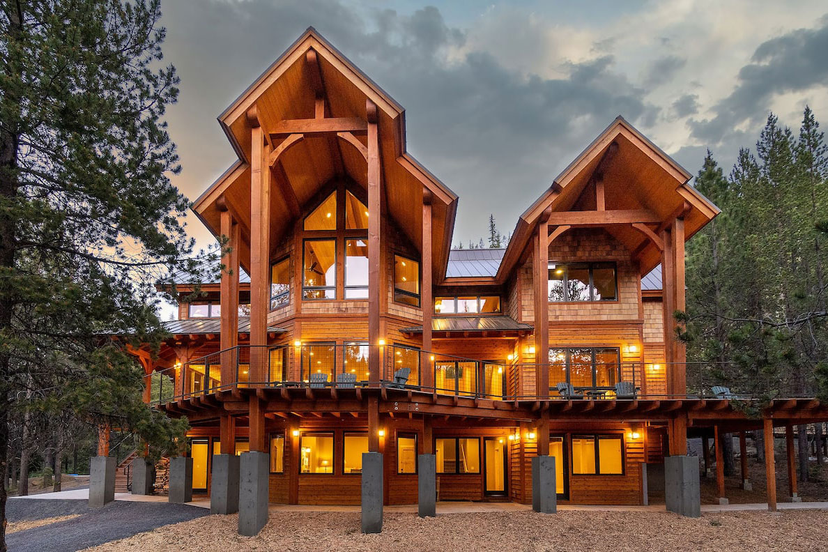 Entrance of The Lodge at Tumalo Lake in Bend, Oregon.