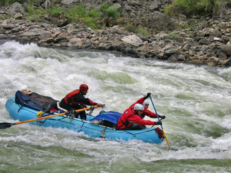 Float trip by raft