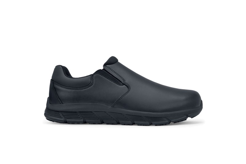 The 5 Best Kitchen Shoes That Will Stand for Most of Your Shift 2022 | The Manual