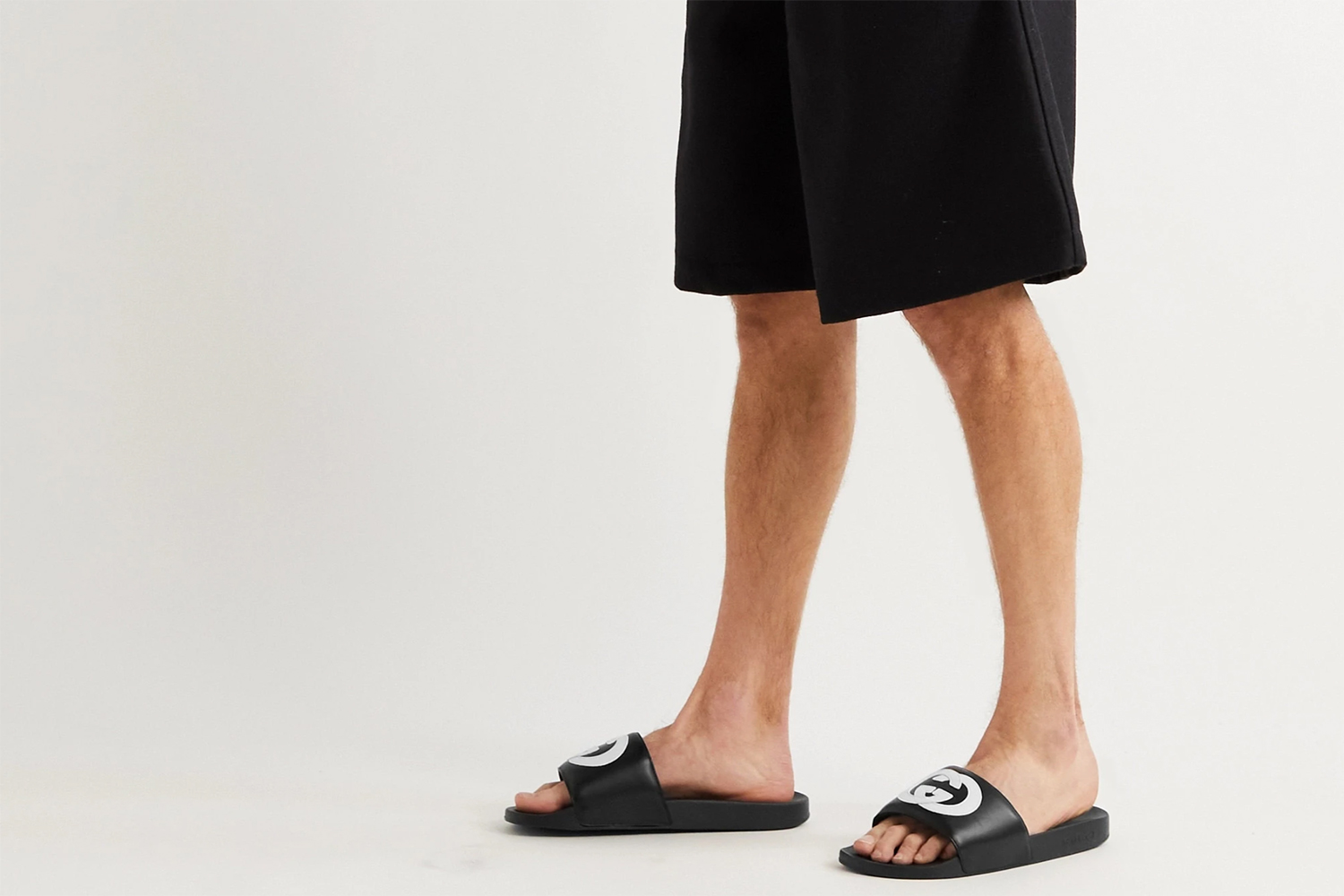 The 10 Best Slides for Men to Buy Right Now - The Manual