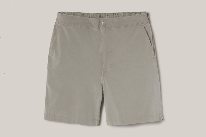 A Buck Mason 6-inch deck shorts in light gray.
