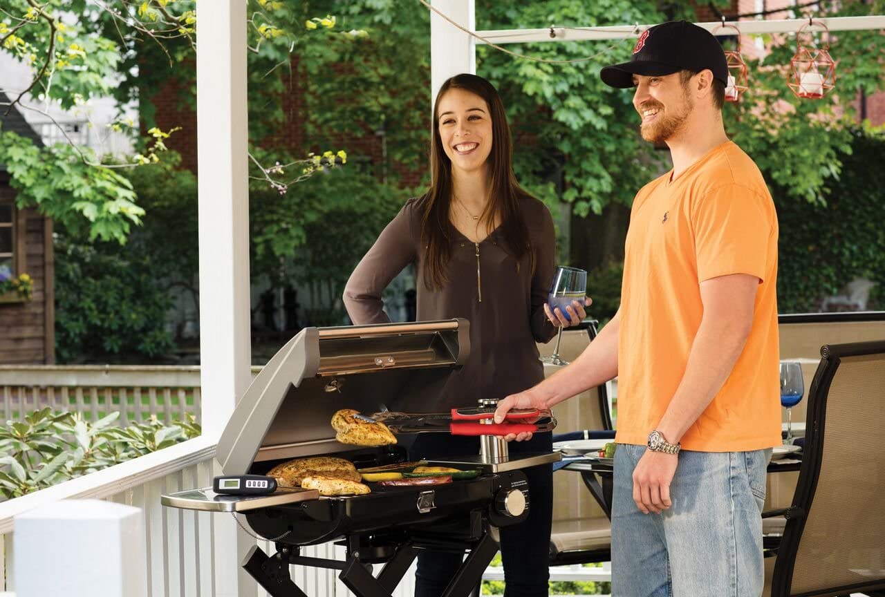 Cuisinart CGG-240 Roll-Away Gas Grill