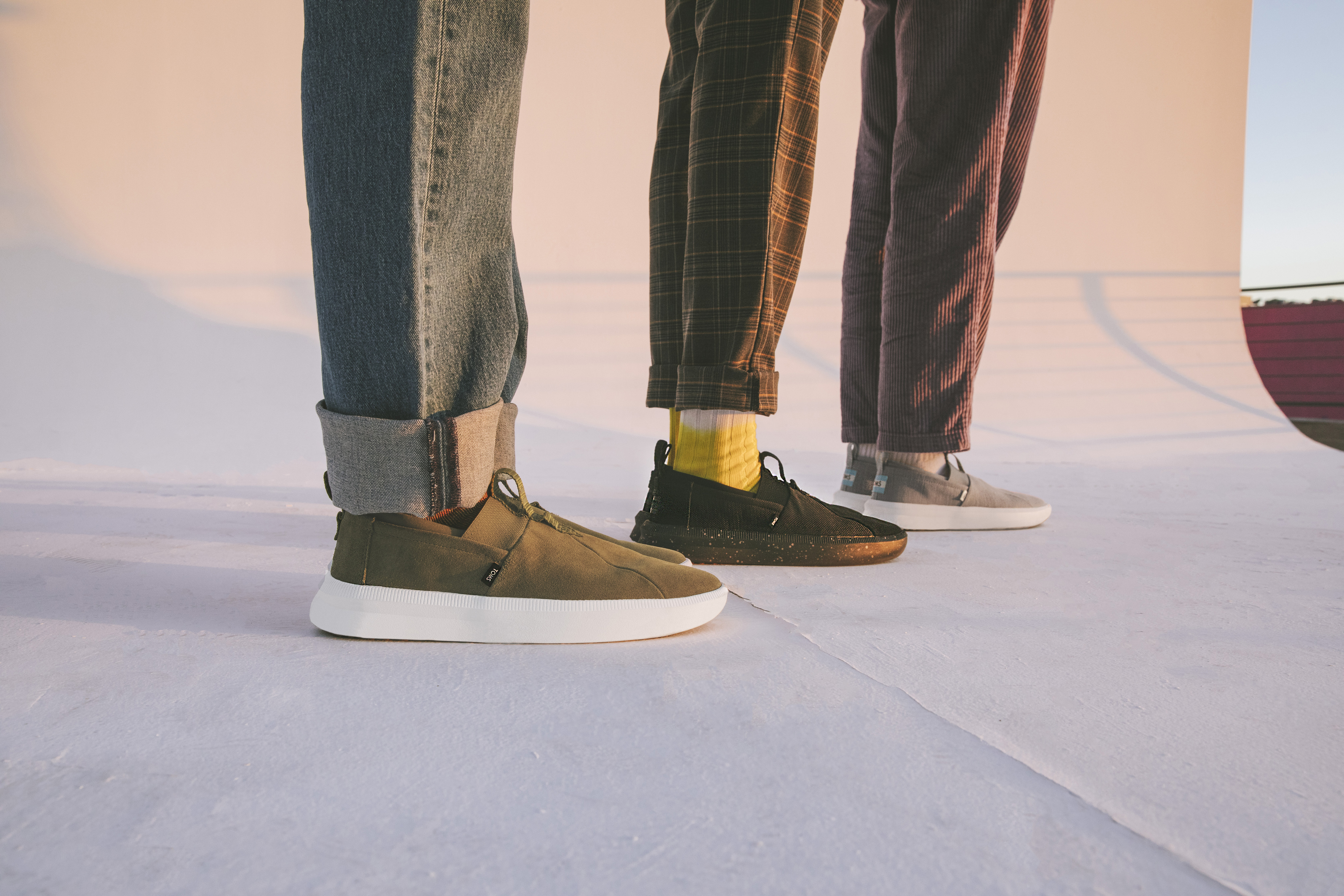 Toms and Outerknown Debut Vegan, Eco-Friendly Flip-Flops – Footwear News
