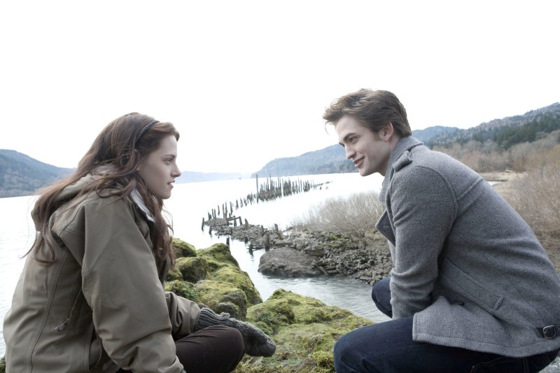 Robert Pattinson and Kristen Stewart in Twilight