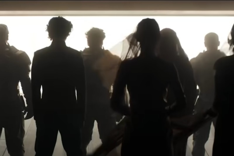 House Atreides arrives on the desert planet, Arrakis in the "Dune" preview featurette.