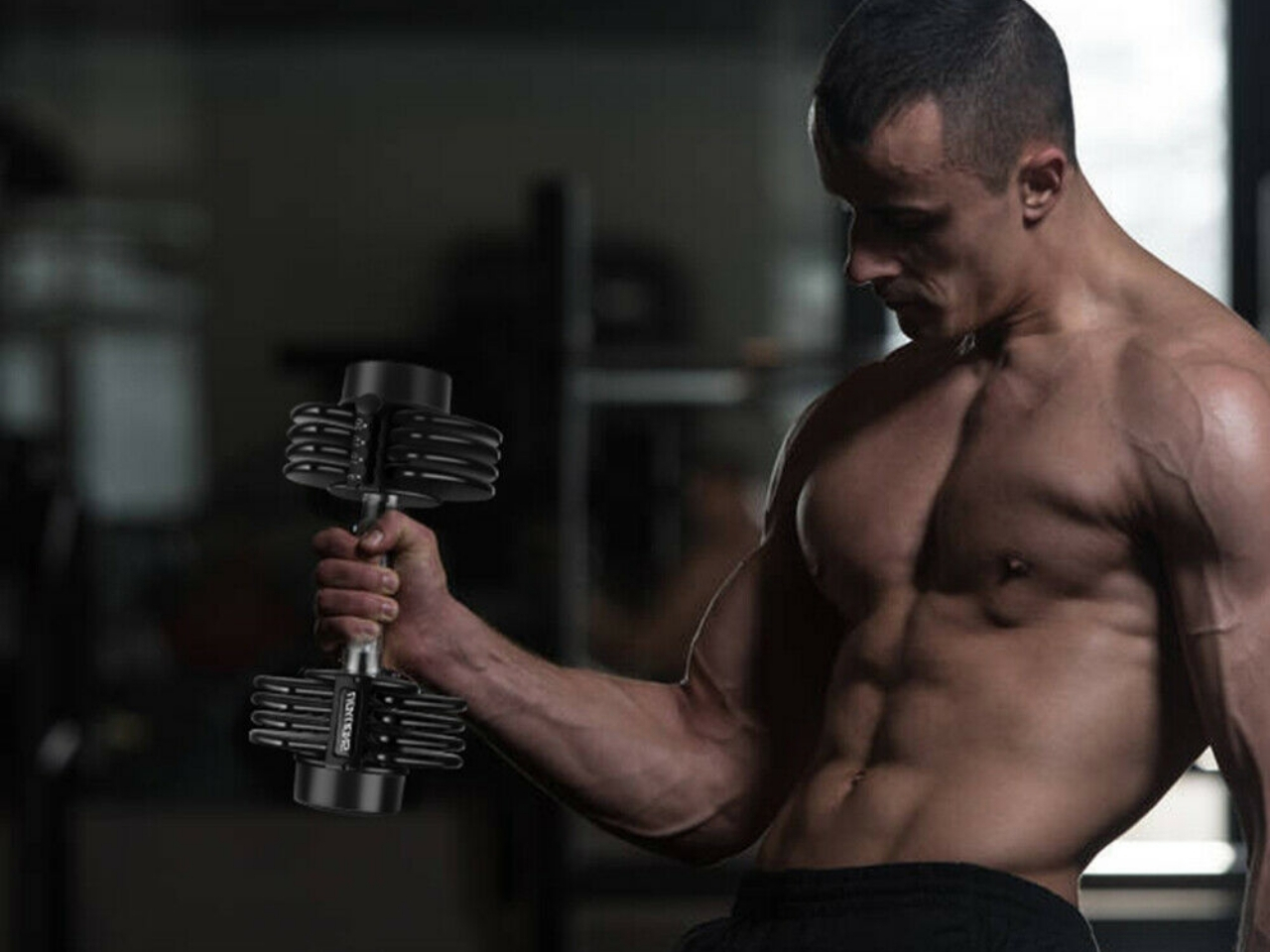 Skonyon Adjustable Dumbbells Man Working Out.