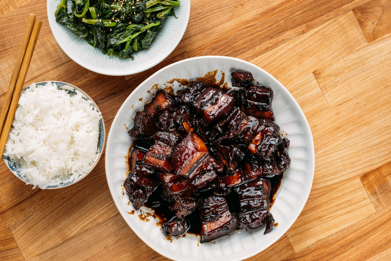 Umamicart Red-Braised Pork with Vegetables and Rice.