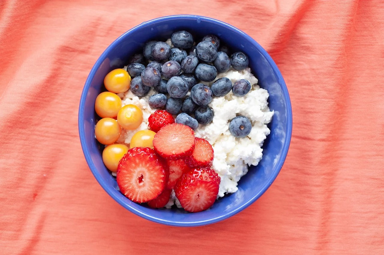 Cottage cheese and berries.