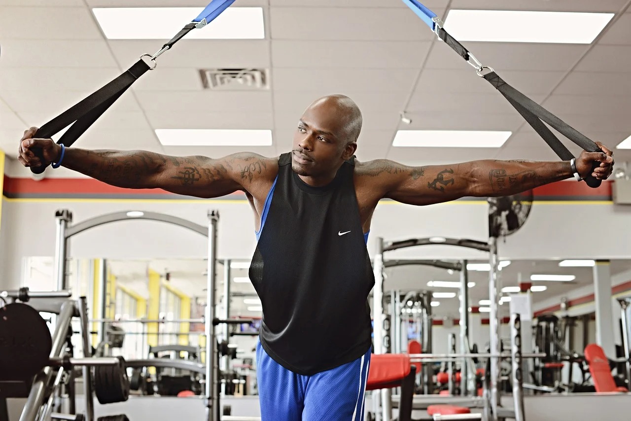 Man working out at the gym.