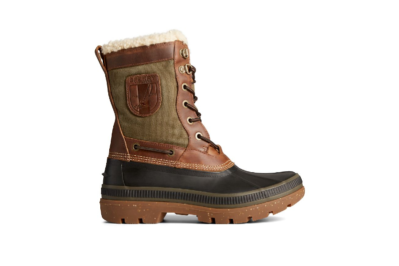Shearling winter boots for men.