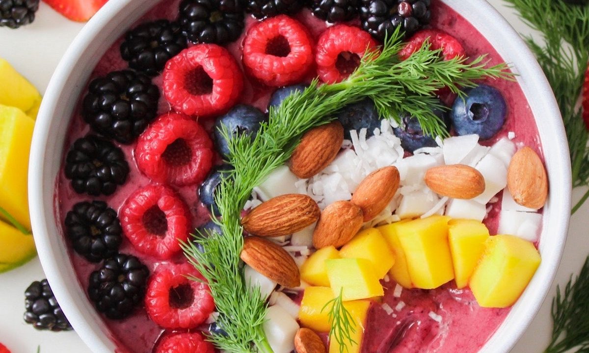 Low-sodium breakfast with fruit.