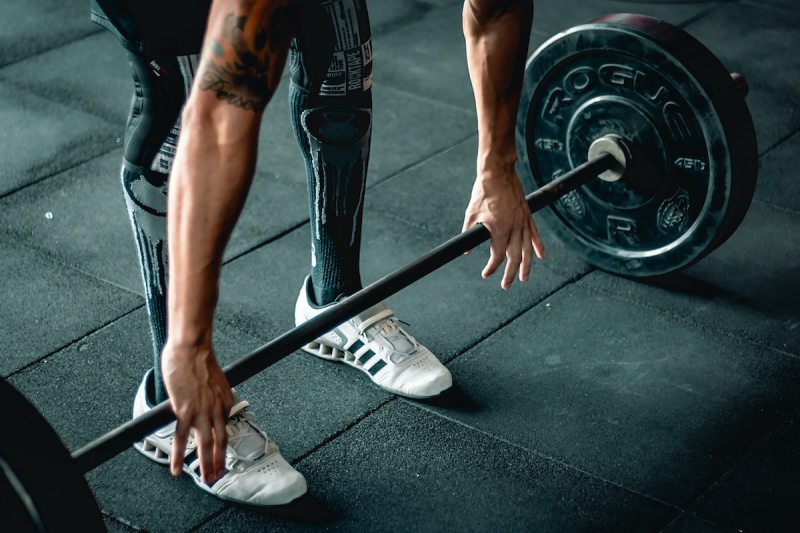 Man doing deadlifts