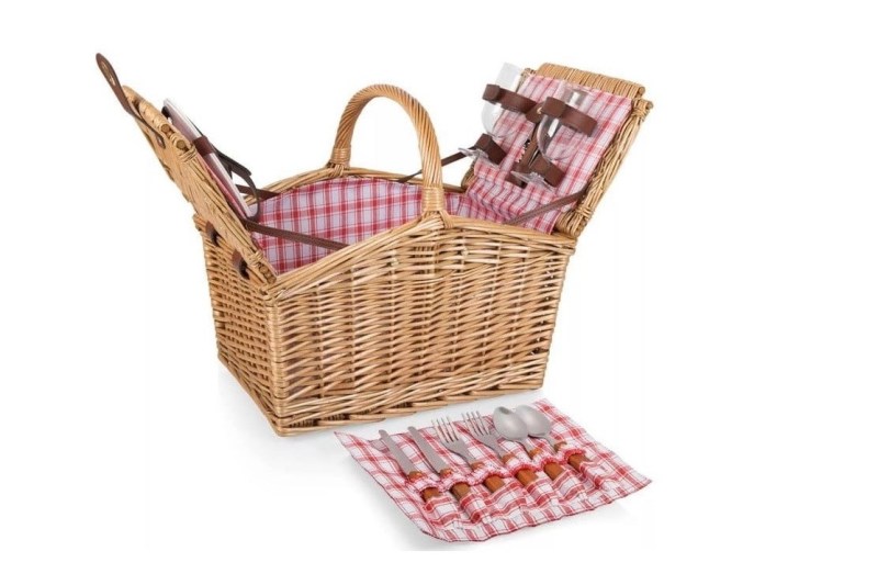 Iškylų ​​laikas Piccadilly pikniko krepšelis su paslauga dviems.