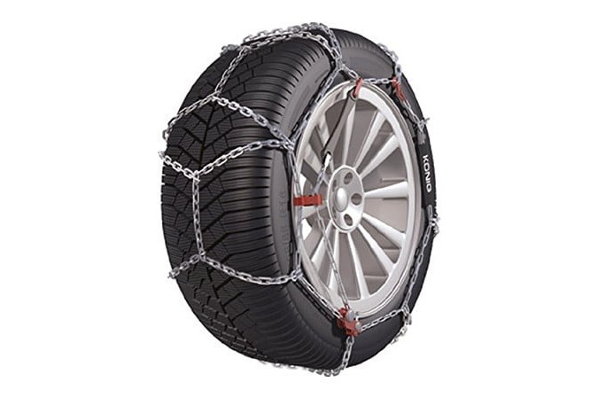 Tire chain in winter