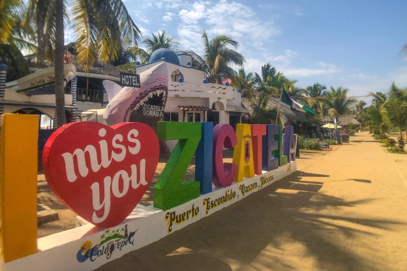 I miss you sign for puerto escondido.