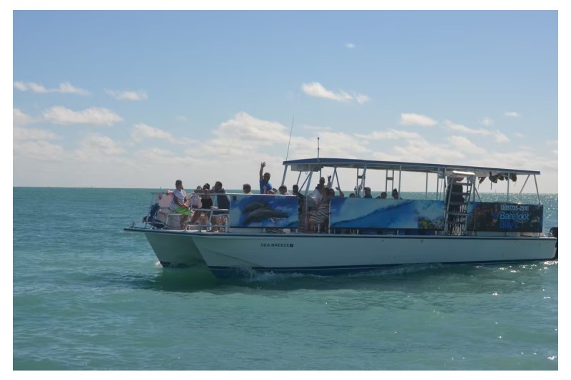 Barefoot Billy boat cruises open water.