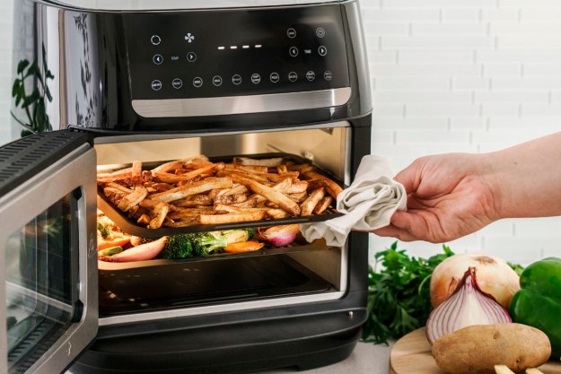 Macy's Is Selling Bella Air Fryers for $8 - Best Black Friday 2018
