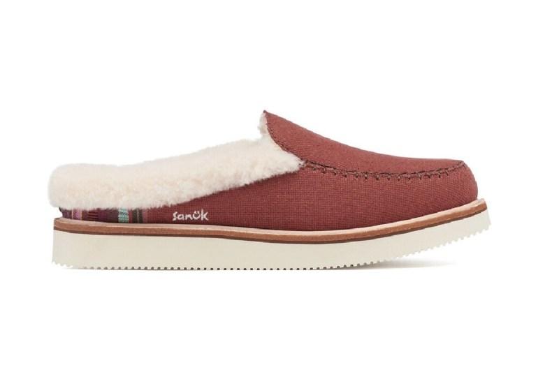 Sanuk Cozy Vibe Slippers.