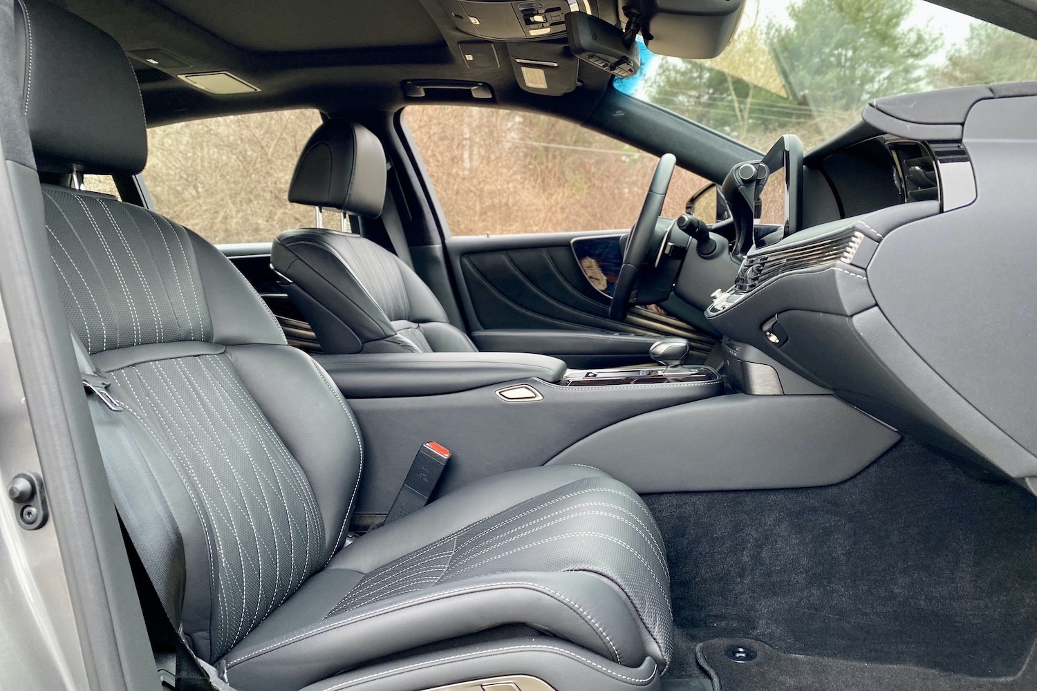 The front seats in the 2021 Lexus LS500 from outside.