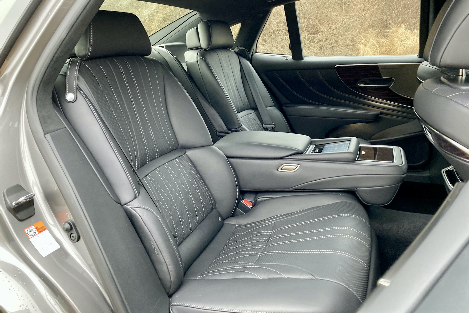 The rear seats in the 2021 Lexus LS500 from outside.