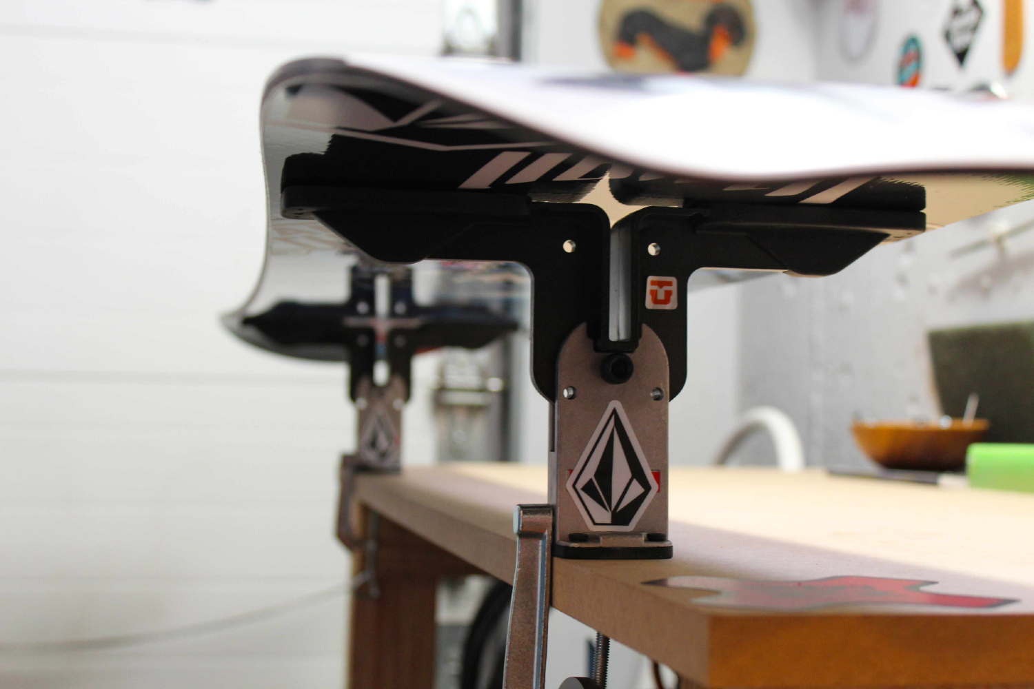 How to wax a snowboard: A guide so your ride is ready for the slopes - The  Manual
