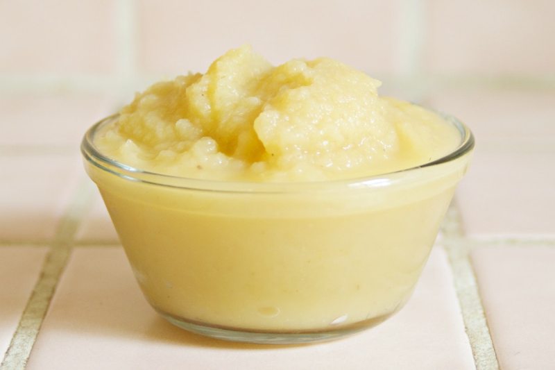 Applesauce in a bowl