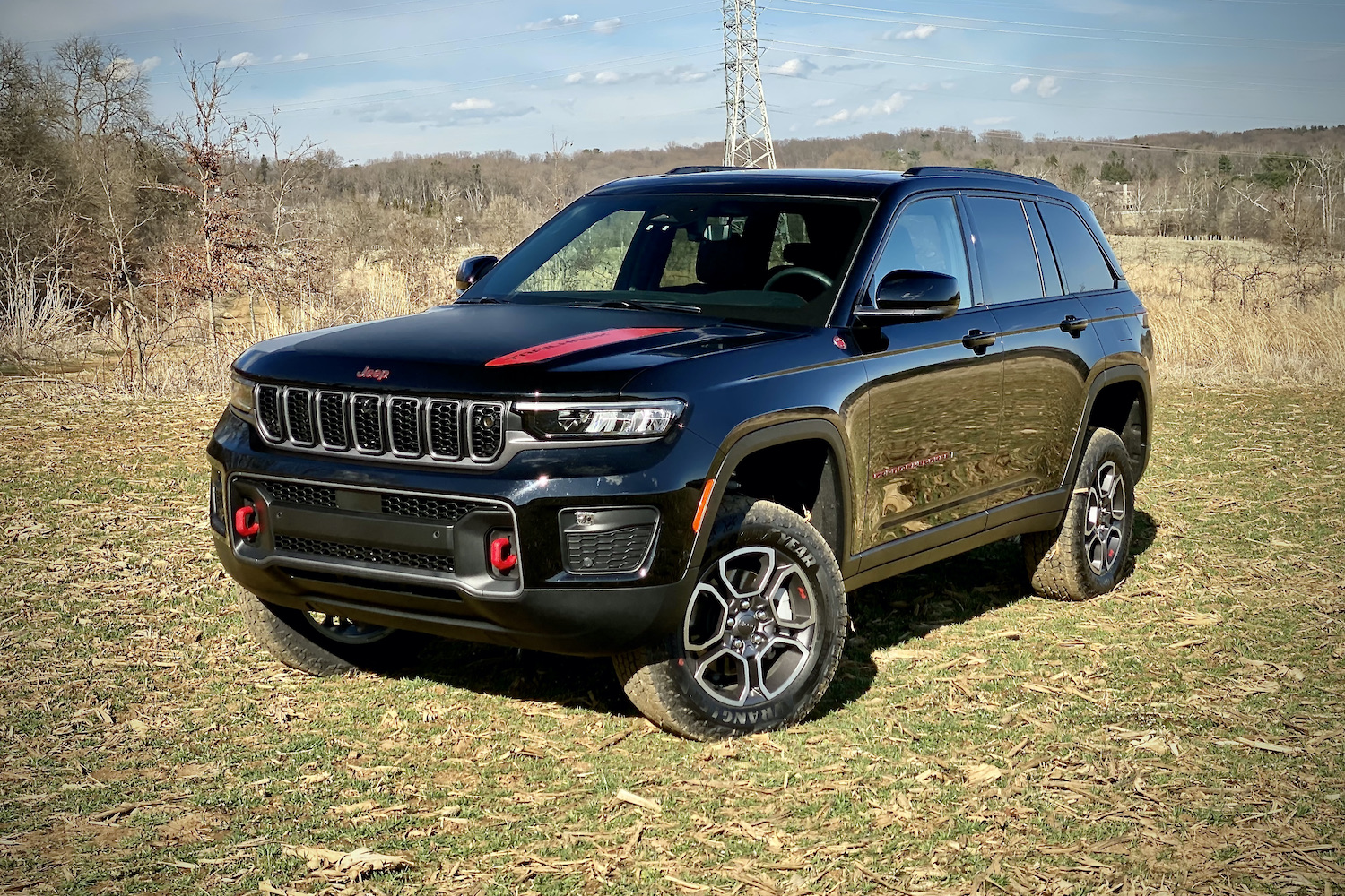 Front side view of 2022 Jeep Grand Cherokee Trailhawk from driver's side.