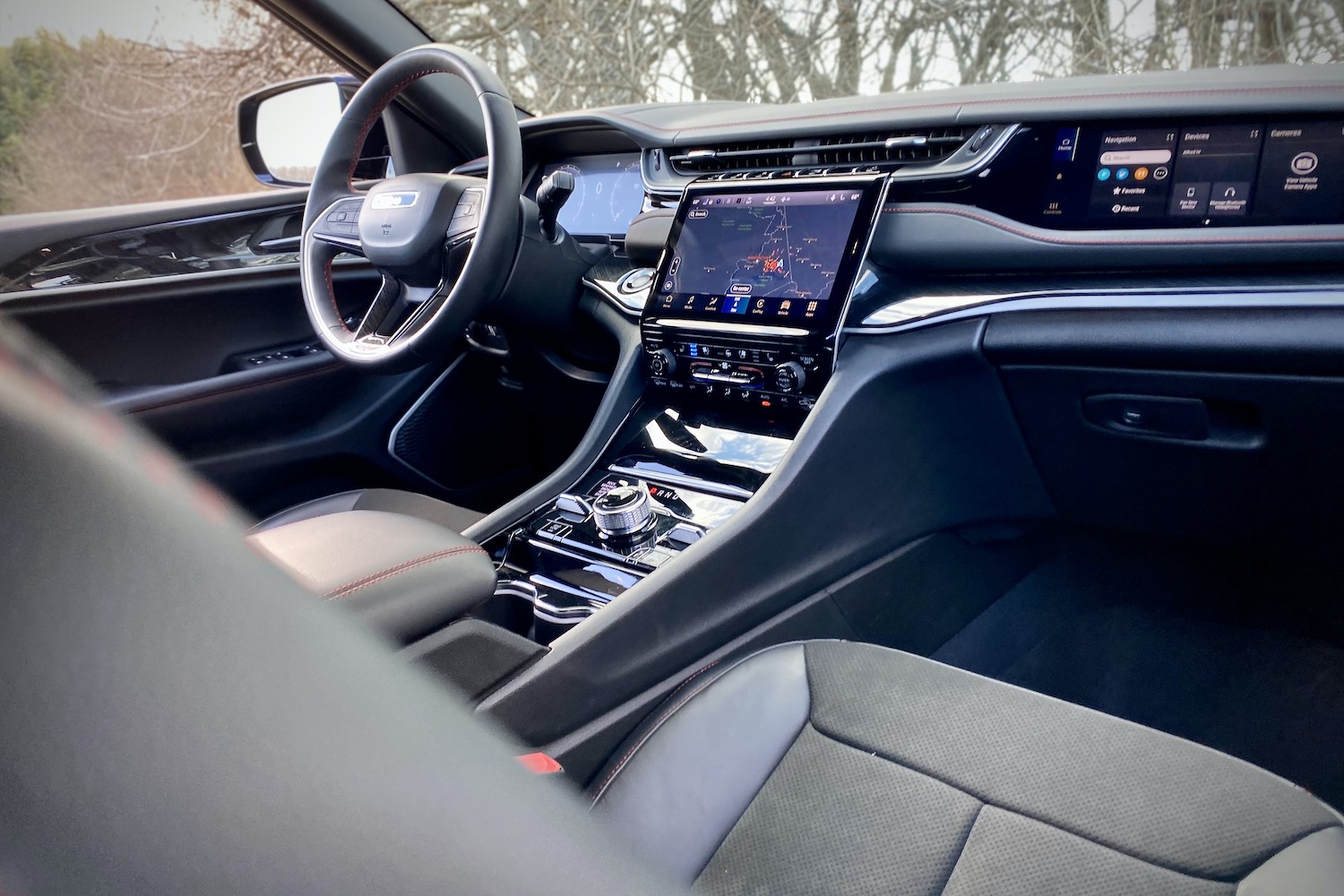 2022 Jeep Grand Cherokee Trailhawk dashboard from passenger's side.