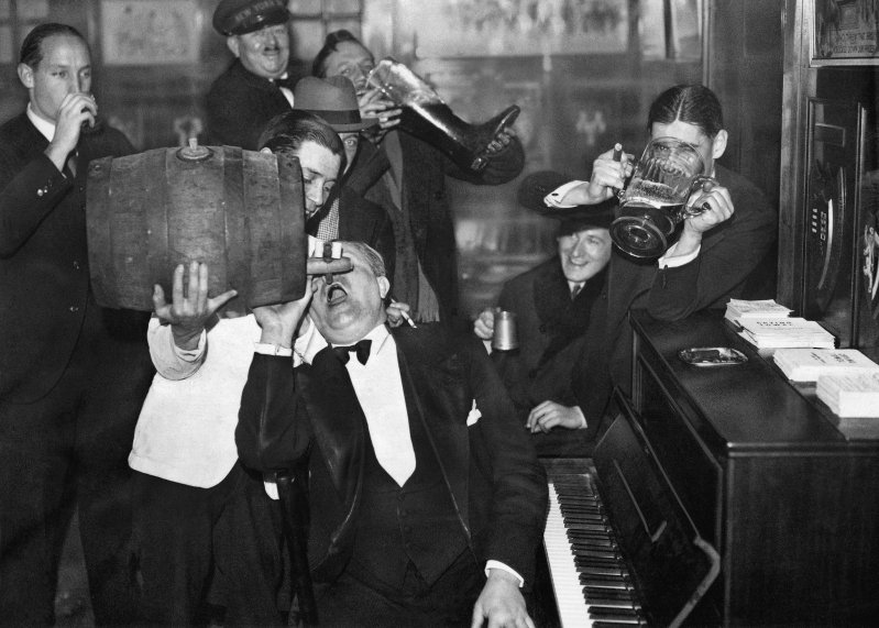Americans celebrating the end of Prohibition
